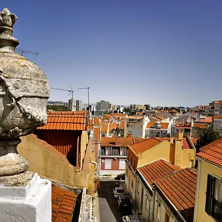 Select And Style: Central Apartment Lisbon