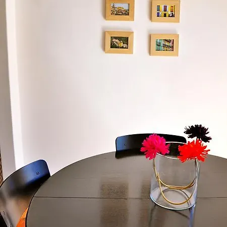 Select And Style: Central Apartment Lisbon