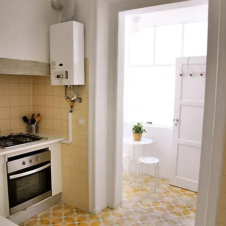 Select And Style: Central Apartment Lisbon